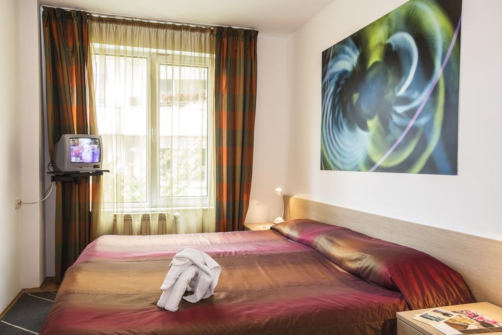 Europe Hotel Sofia Buitenkant foto